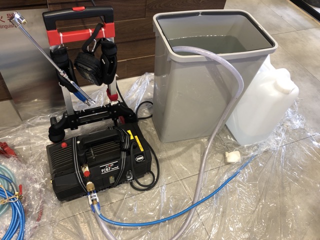 当社は 次亜塩素酸水 を使ったエアコンクリーニングを行なっております 名古屋で 業務用エアコンクリーニング 電気工事ならcsクリエイト